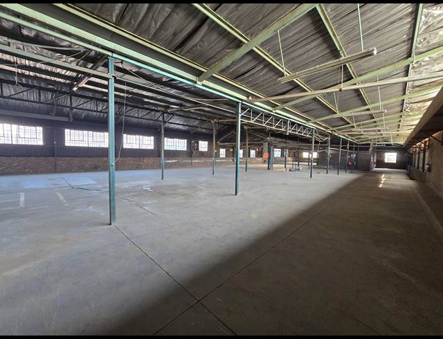 1,148M² WAREHOUSE TO LET IN ANDERBOLT